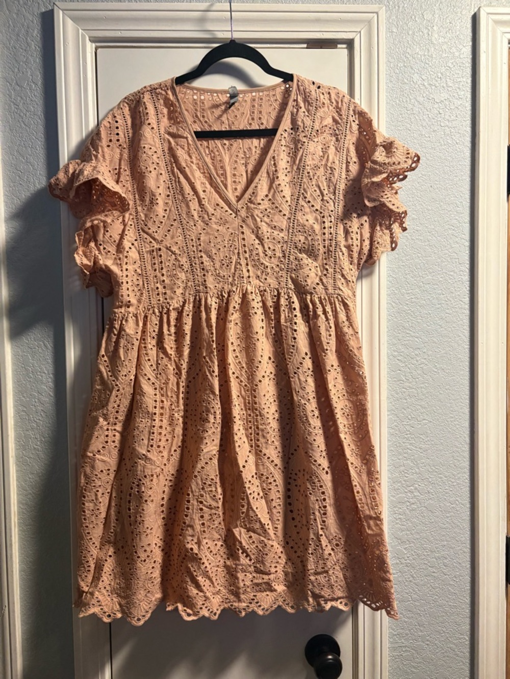Y.A.S. Women’s Peach Eyelet V-Neck Babydoll Dress Large